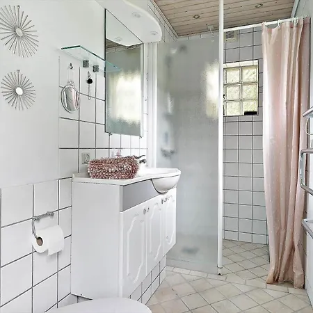 1552-aakirkeby-maegardsskoven-9 * Vester Somarken