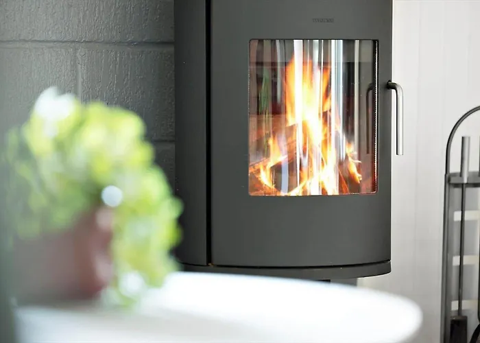 1552-aakirkeby-maegardsskoven-9 別荘 *