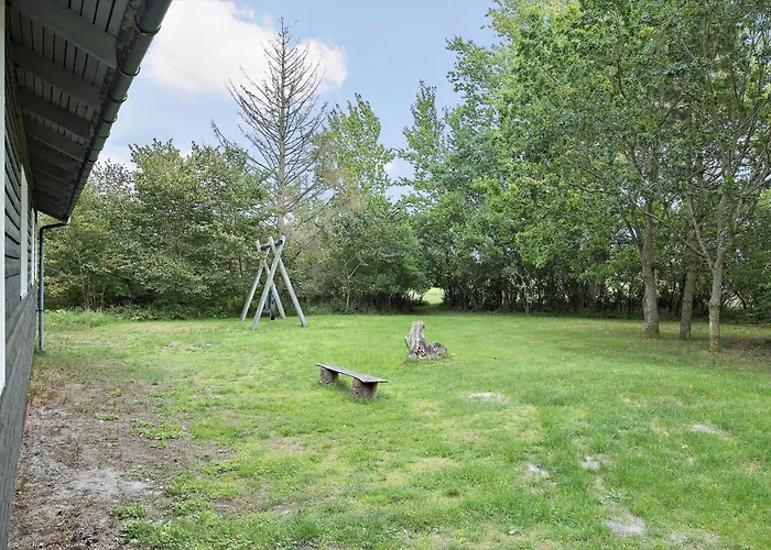 1552-aakirkeby-maegardsskoven-9 Vester Sømarken